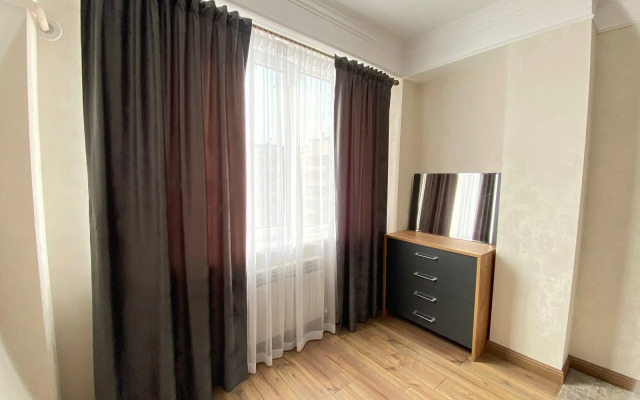 Tur House v Kaspiyske Apartments