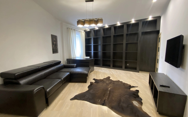 V Samom Serdtse Kaliningrada Rayone Amalienau Flat