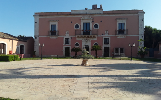 Lady Lusya Hotel