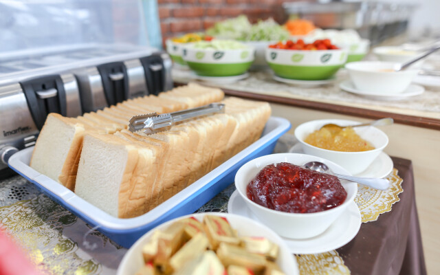 Отель Life Grand Chiang Mai