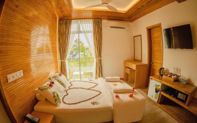 Perla Dhangethi Hotel