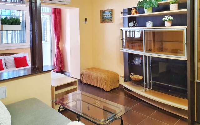 S lichnoi terrasoi ryadom s zhd vokzalom Apartments