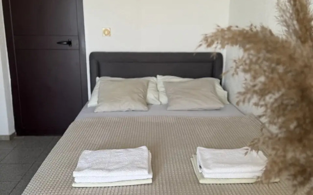 Anora Hotel