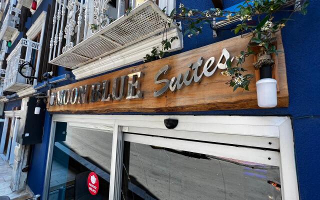 Отель Moon Blue