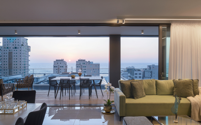 Luxury With Terrace & Sea View By Feelhome Apartments