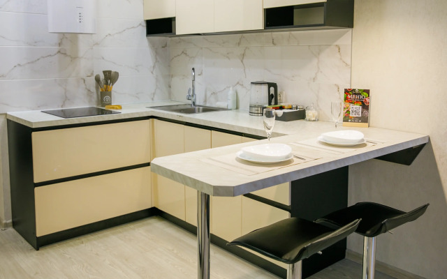 V Tsentre Petrozavodska U Naberezhnoy Flat