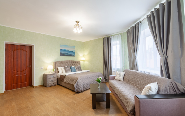 Apartamenty Rentplaza Tsentr Vozle Naberezhnoy Living Quarters