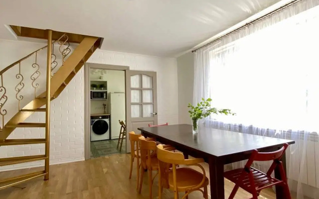 S Sadom I Basseynom Private house