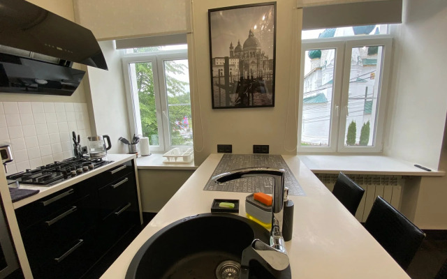 Dizaynerskaya V Tsentre Yaroslavlya Flat