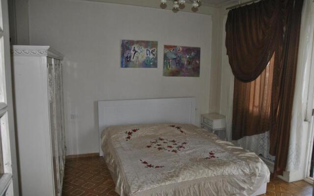 Aram Guest house