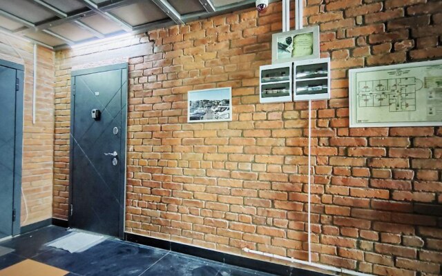 Guru c Laundzh Zonoj na Balkone Flat