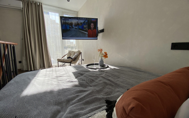 Dvukhetazhnaya Dizayn Studiya Delyuks Flat