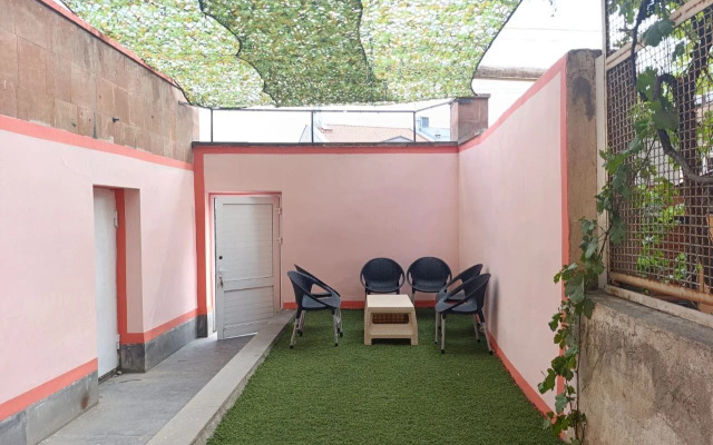 Dreamer's Den Hostel and Tours Hostel