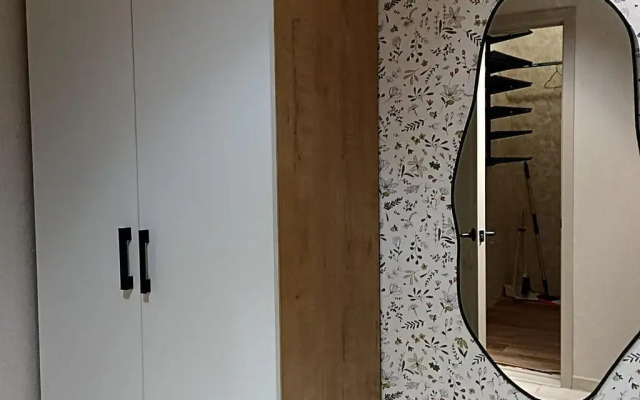 So Vsemi Udobstvami Apartment