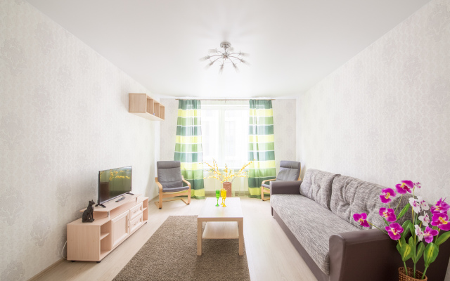 Na Kremenchugskoy 9k2 Apartments