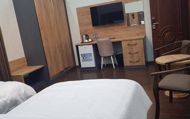Sharq Hotel
