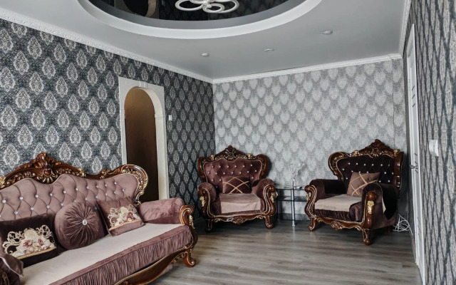 Квартира Трехкомнатная около Корстона