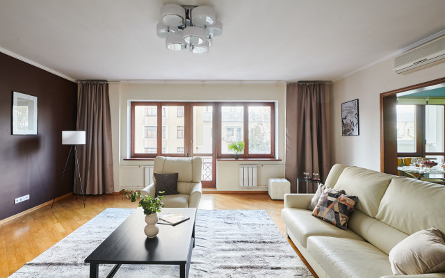 Квартира GM Apartments Шикарная Трешка в Элитном Доме с Охраной