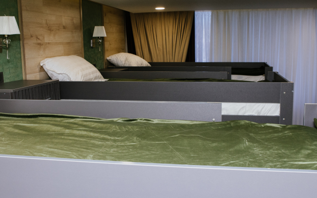 Bed & Pillow Hostel