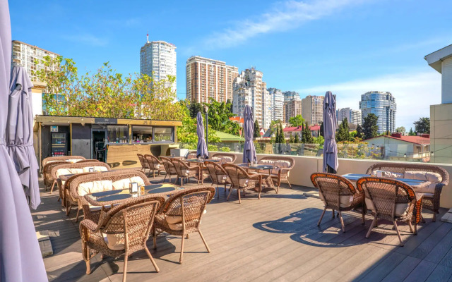 Ranovskiy Park Manhattan Hotel