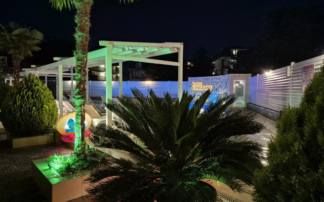 Emigrant Hotel