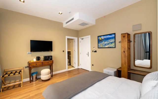 Nenessa Airport Hotel