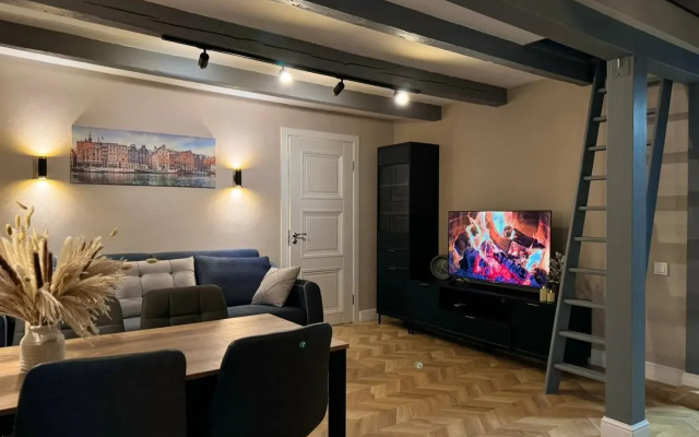 Kvartira Jennifer Apartment. Stil'naa atmosfernaa radom s morem i parkom