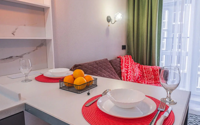 Uyutnaya Kvartira S Udobnym Raspolozheniem Flat