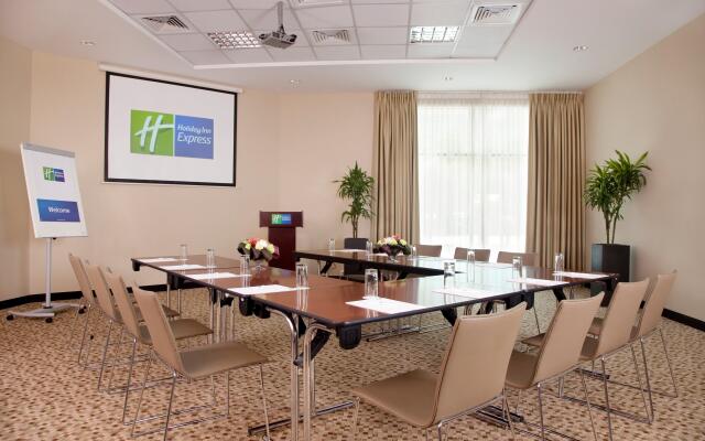 Holiday Inn Express Dubai - Safa Park, an IHG Hotel
