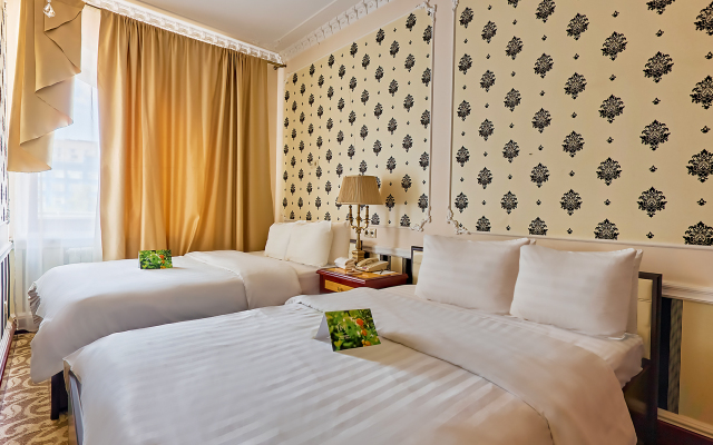 Golden Rooms Hotel