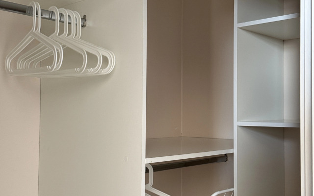 2 Na Vtoroy Beregovoy Linii Apartments