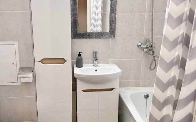 Uyutnaya Kvartira S Balkonom Pyadom S Kadom Flat