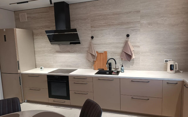 Uyutnaya sovremennaya v Zelenogradske Flat