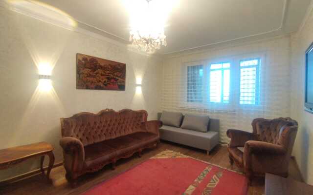 Vintazhnaya kvartira vozle metro Flat
