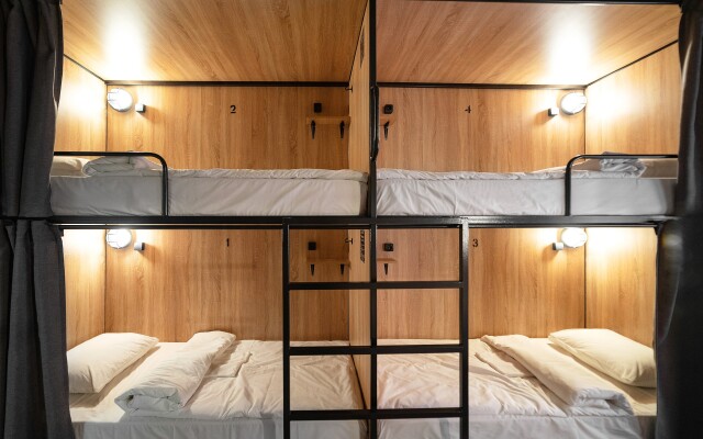 Хостел Sleep Box Hostel