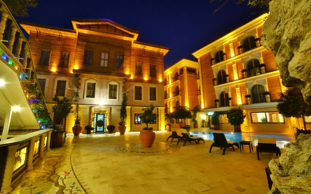 Отель Seven Hills Palace