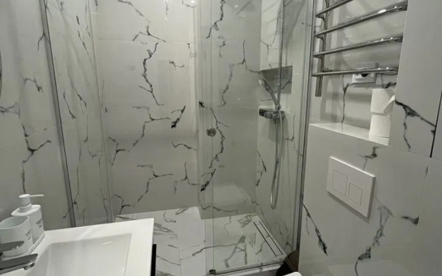 Апартаменты на Светлой 18 (202)