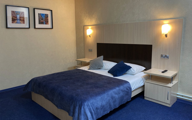 12 Futov Hotel