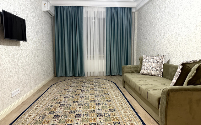 Elenika V 10 Minutakh Ot Anzhi Arena Apartment