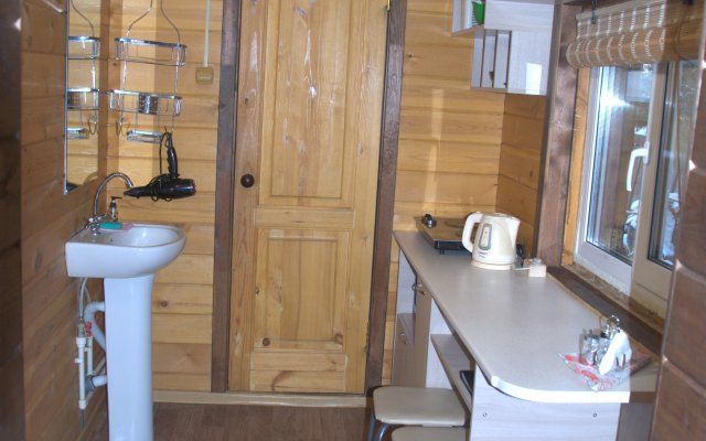 SEMEJNYiJ Guest House