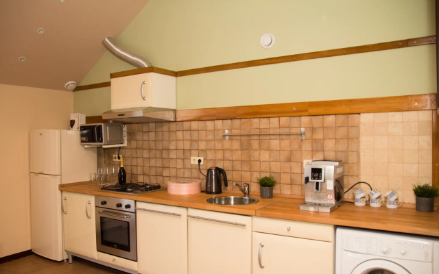 Loyal na ulitse 9-ya Liniya 14 Guest House
