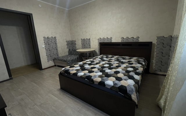 Апартаменты 2кв Центр Уютная на Геологоразведчиков 44а