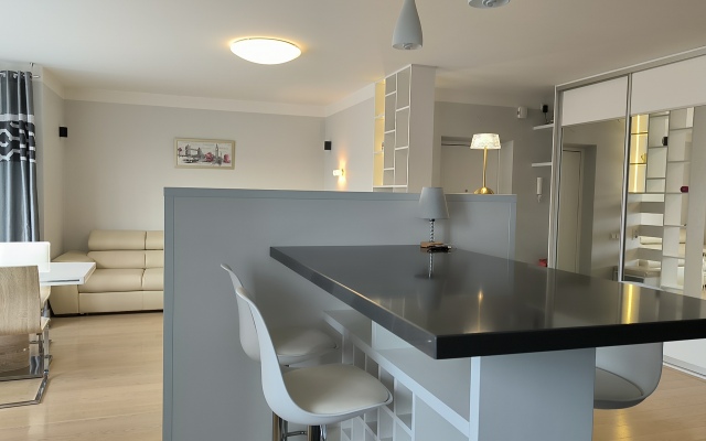 Sovremennye na Nemige Tsentr Apartments