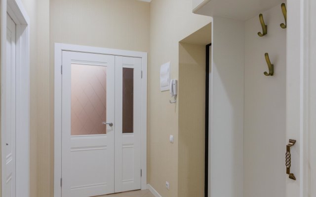 Dvukhkomnatnaya V Istoricheskom Tsentpe Gopoda S Parkovkoy Flat