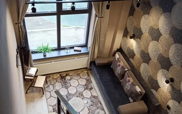 Dvuhurovnevaya Khadi_Home ryadom s Komsomolskoj Naberezhnoj Flat
