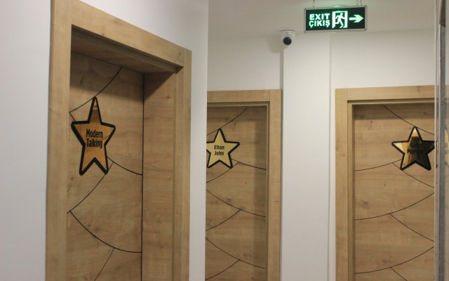 Retro Star Suites Hotel