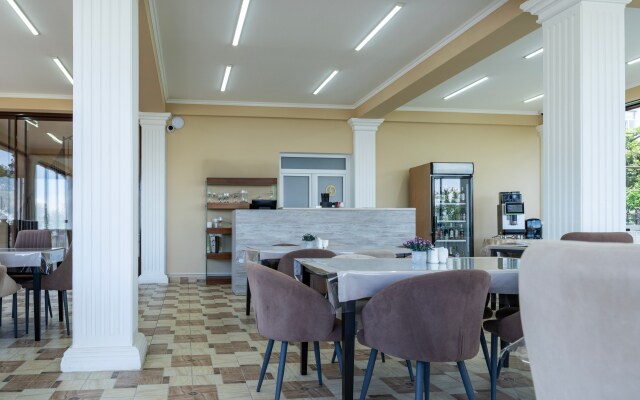 Grace Faors Hotel