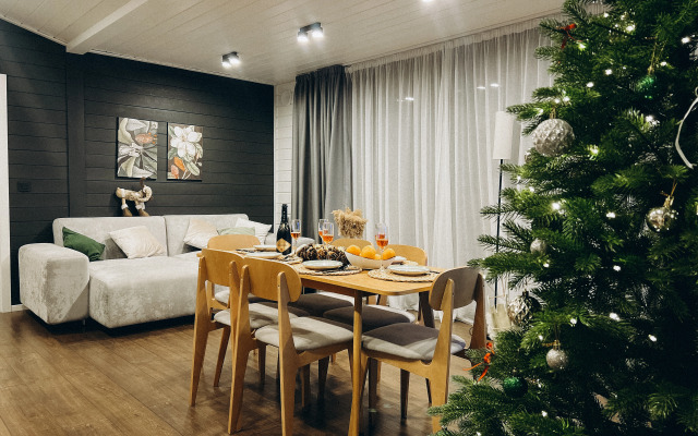 Частный дом с гриль-мангалом, сауной и большой террасой