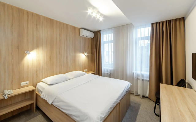 Отель Эмеральд