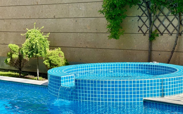 Luxury Villa With Pool and Jacuzzi